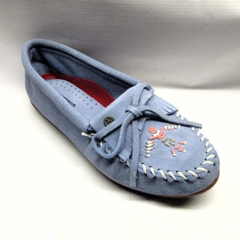 Minnetonka Shoes Women Thunderbird Animikii in Cornflower Blue